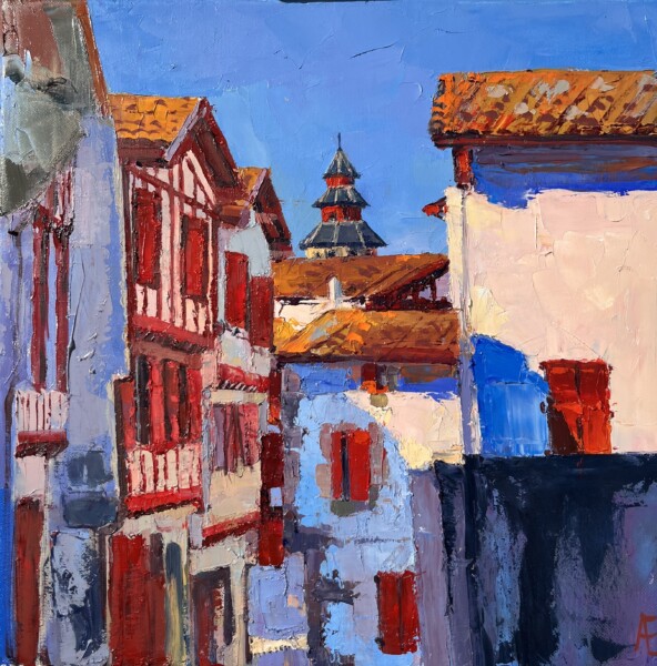 Une ruelle étroite d’une ville ancienne est bordée de maisons à colombages, volets rouges et murs clairs. Les toits de tuiles éclatent au soleil; au fond, une tour coiffée d’un clocher sombre apparaît. La peinture au couteau sculpte matière et ombres, tandis que le ciel bleu intensifie l’ambiance méridionale, joyeuse.